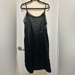 🌹002 SLPWR: Joan Vass satin like night gown size M